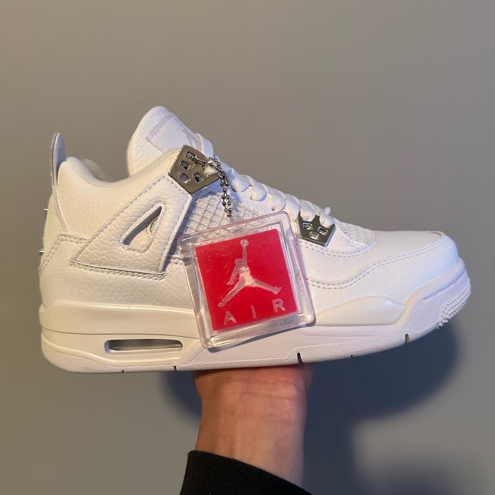 Jordan 4s Size 6Y